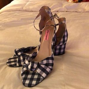 Betsy Johnson navy and white checkered heels